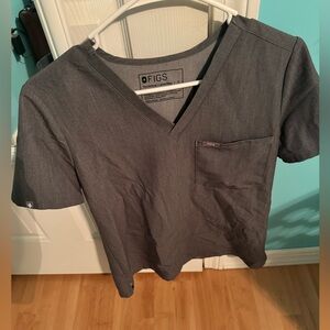 Figs Scrub Top
Size: Small Graphite Catarina 

Worn once 

PET AND SMOKE FREE
